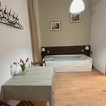 A14 Parliament Sunflower Cozy Apartment