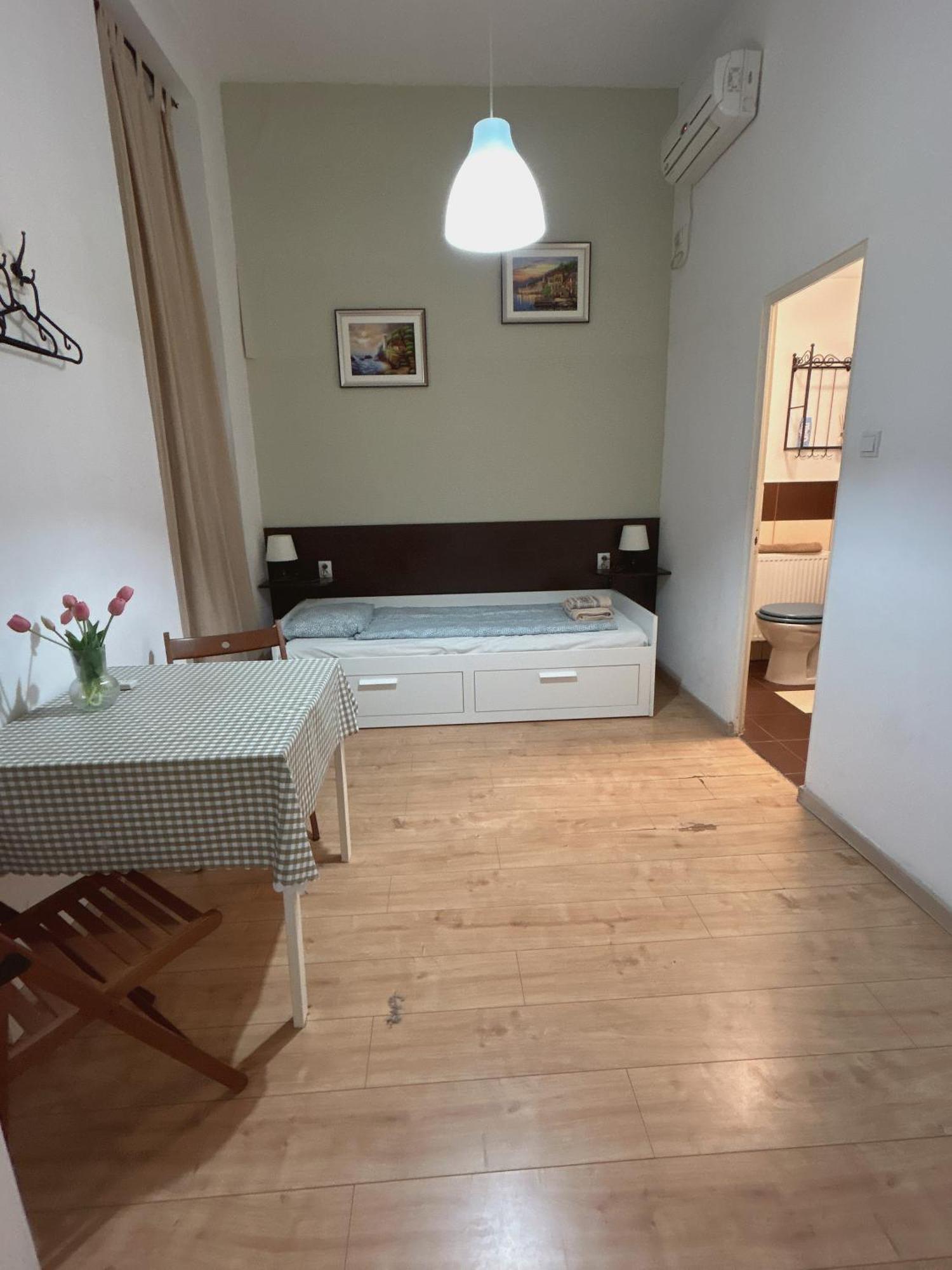 A14 Parliament Sunflower Cozy Apartamento